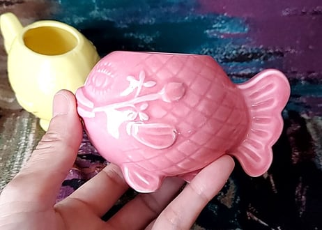 1960年代°･🐠人面シュールな魚のポット  ピンク