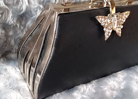 蝶々の留め具🦋ちっちゃなbag