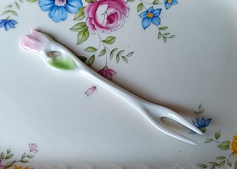 薔薇のミルク硝子フォーク