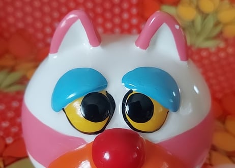 眠そうなおマヌケ顔の猫ちゃん 大