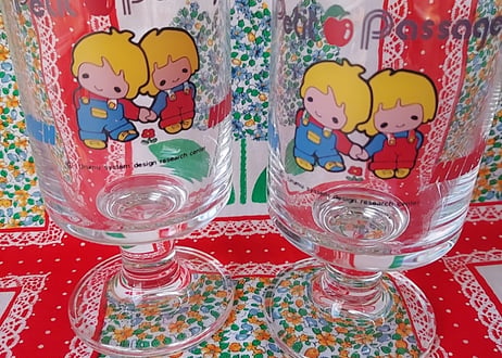 Petit🍎Passage 小さなカップルの足付きグラス