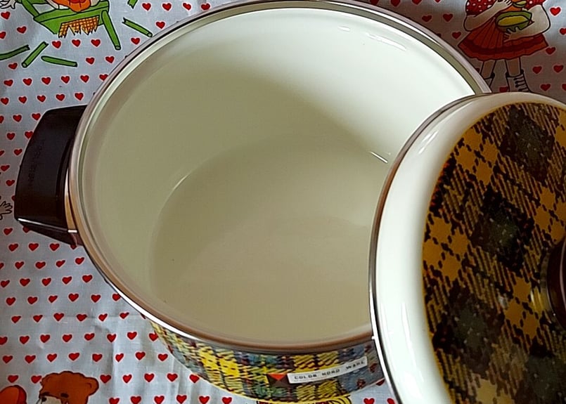 マルビシ・黄色チェックのホーロー両手鍋 | あんちーくKIDAN STORE