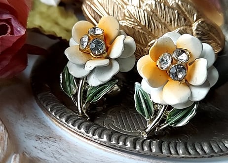 1960´s✩.*˚デイジーVintageイヤリング