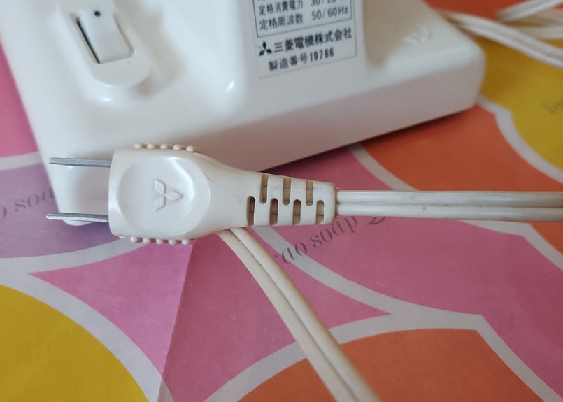 三菱🌻ひまわり柄の卓上扇風機 | あんちーくKIDAN STORE