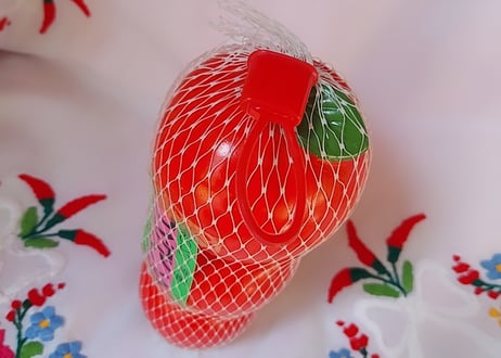 ネットに入ったりんごバンク🍎