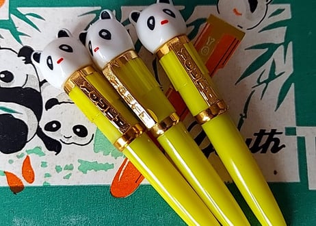 チャイナ製🇨🇳パンダの万年筆 イエロー