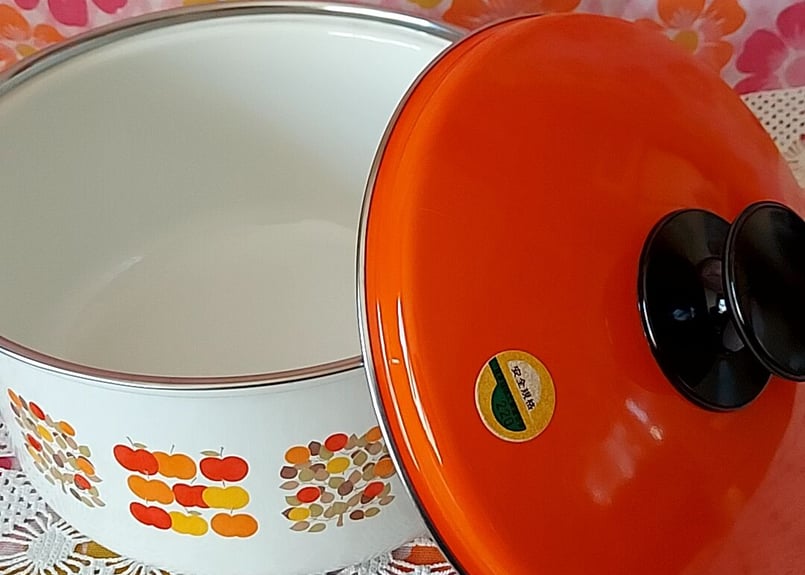 ヤマタカ・林檎のホーロー両手鍋 | あんちーくKIDAN STORE