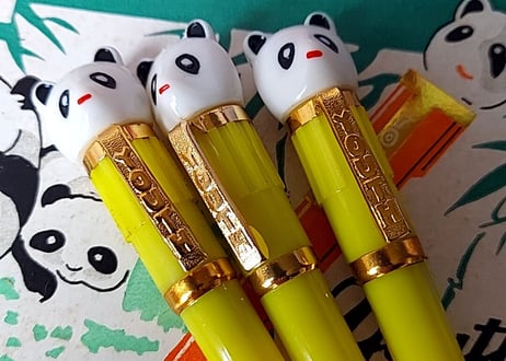 チャイナ製🇨🇳パンダの万年筆 イエロー