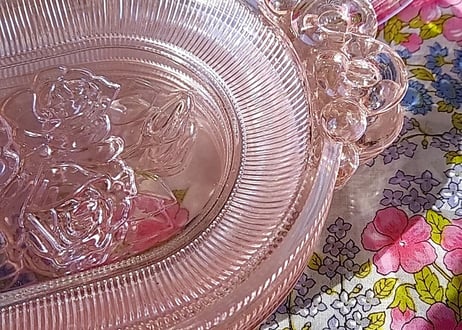 ピンク硝子✩.*˚薔薇カットの楕円プレート
