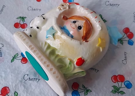 りんごのお家🍎女の子の陶器の貯金箱