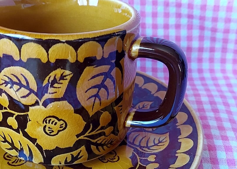 キャラメル色の花蝶🦋レトロカップ | あんちーくKIDAN STORE