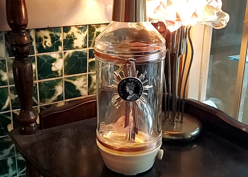 ウィスキーボトル🍾踊るペアのオルゴール | あんちーくKIDAN STORE