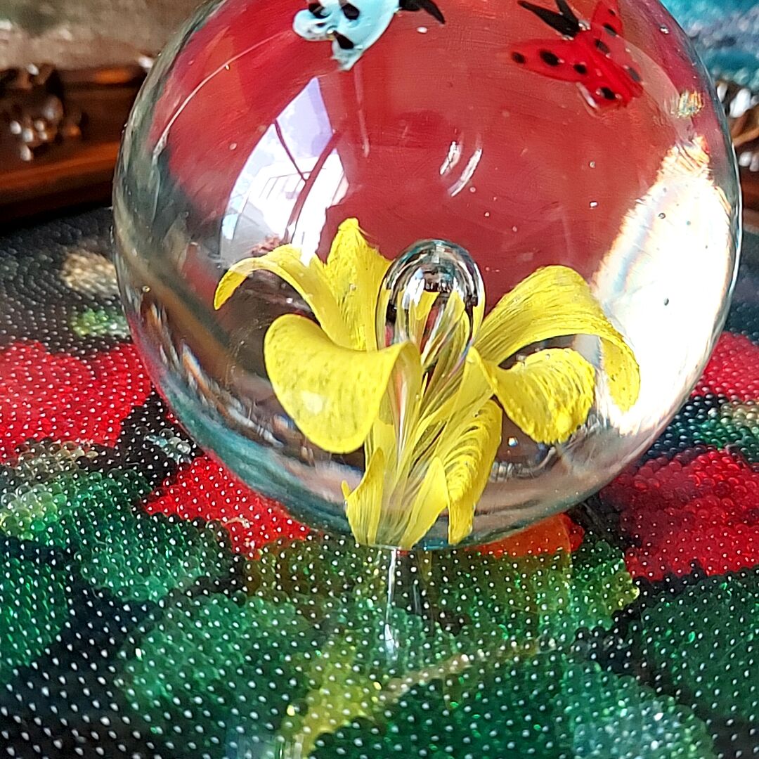 花と蝶🦋硝子のペーパーウエイト | あんちーくKIDAN STORE