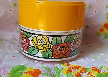 ステンドガラス風🌹薔薇のプラスティックケース