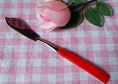 ステンレス・レトロな赤❤バターナイフ