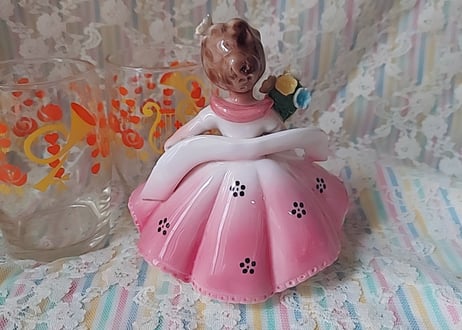 輸出用💐女の子の陶器、置物