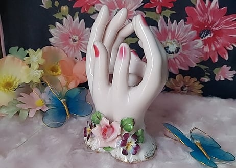 Lefton社🌹ハンドモチーフベース