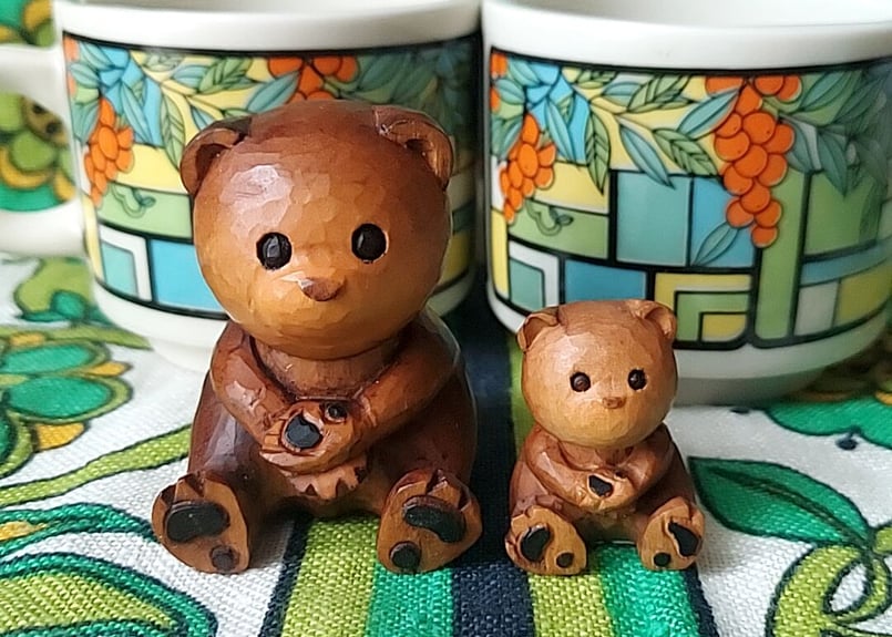 稚内🧸おねだりをする、木彫りの熊ペア | あんちーくKIDAN STORE