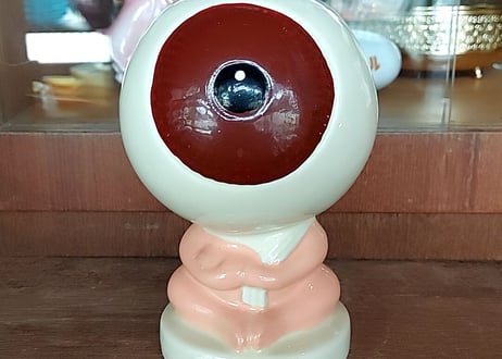 陶器の目玉のおやじ✩.*˚酒瓶