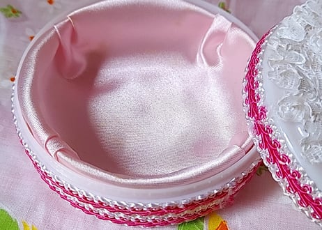 バールの小物入れ