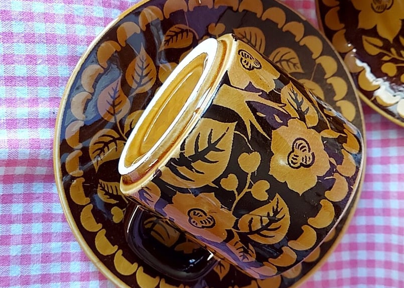 キャラメル色の花蝶🦋レトロカップ | あんちーくKIDAN STORE