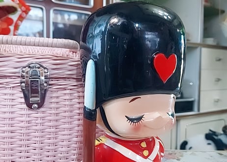 内藤ルネ・兵隊の陶器 置物