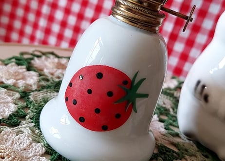内藤ルネ・いちごのオイルランプ🍓✨