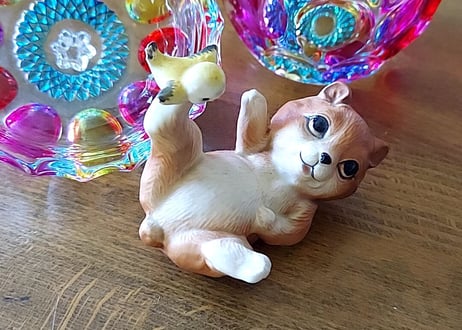 瀬戸ノベルティ・鳥とじゃれ合うくま🧸