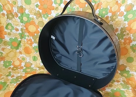 エナメルの丸型トランク