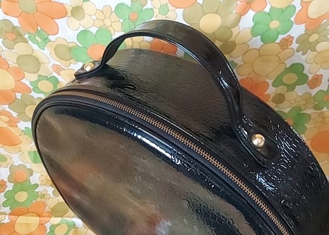 エナメルの丸型トランク