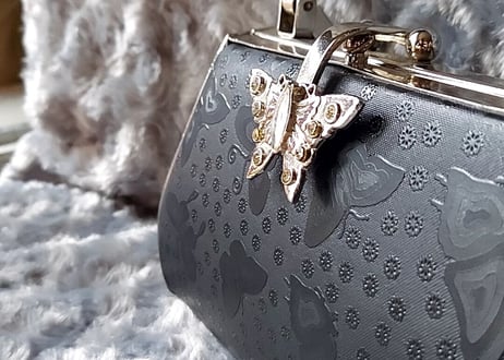 蝶々の留め具🦋ちっちゃなbag