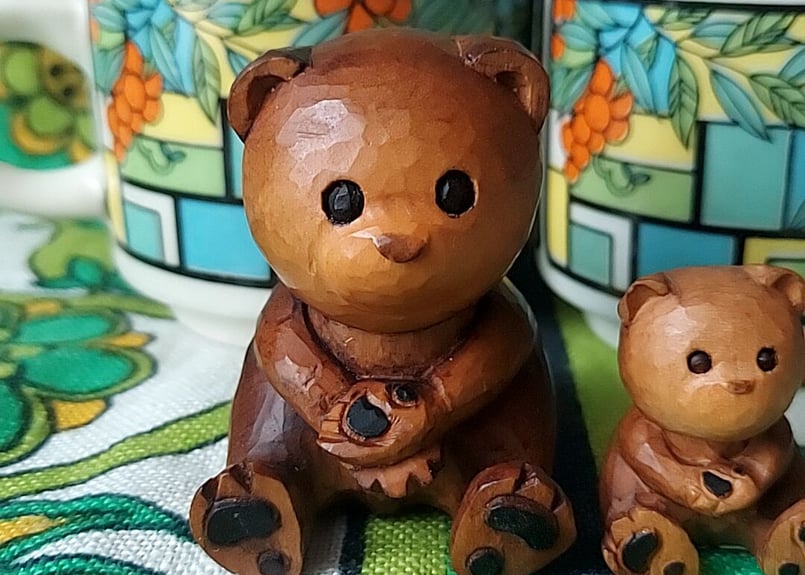 稚内🧸おねだりをする、木彫りの熊ペア | あんちーくKIDAN STORE