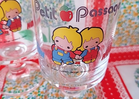 Petit🍎Passage 小さなカップルの足付きグラス