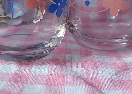 クリーミーカラーのお花グラス