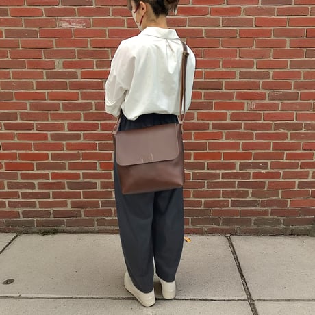 レザーフラップショルダーバッグL