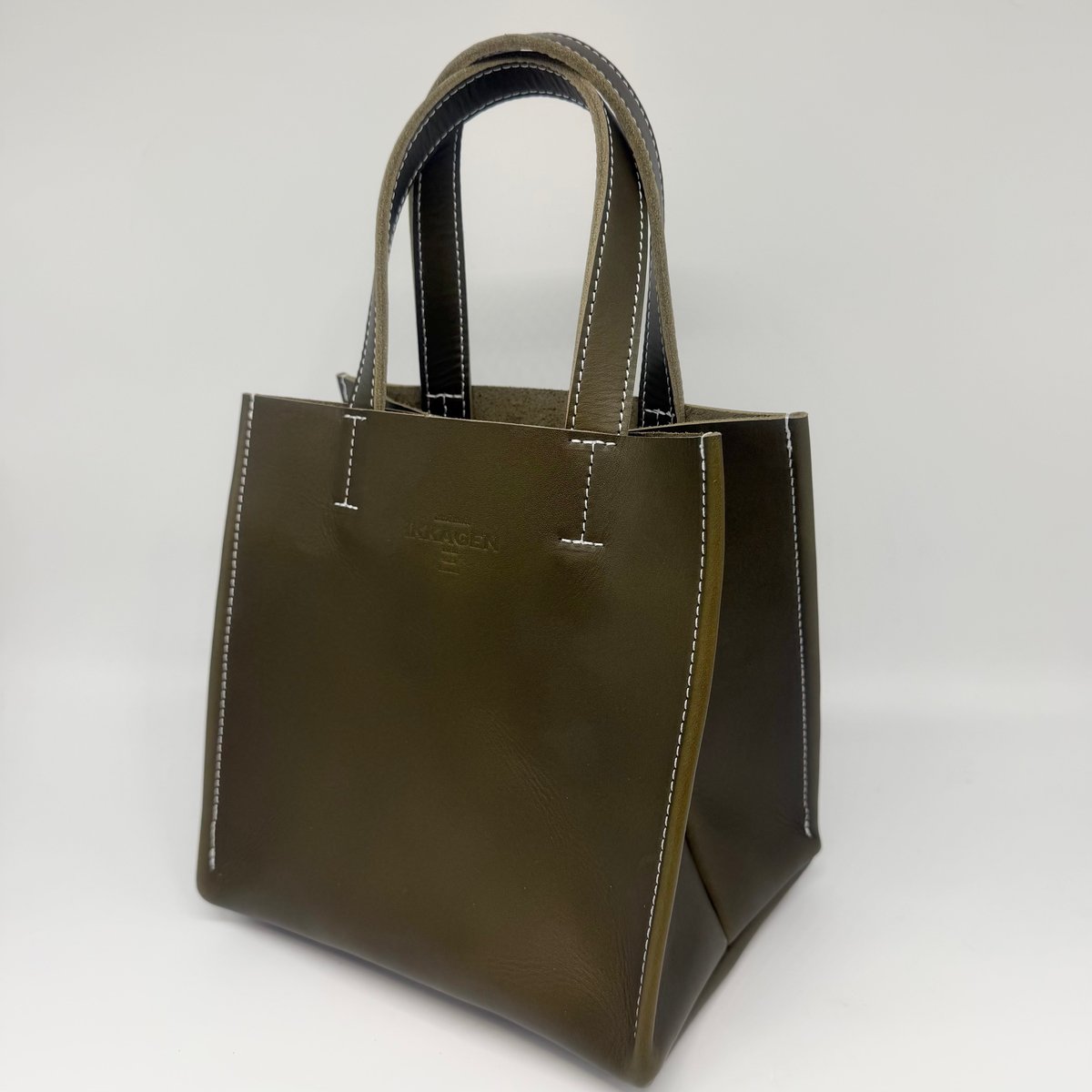 レザースクエアトートバッグ（ハンドメイド／ボックス型／マチ広め