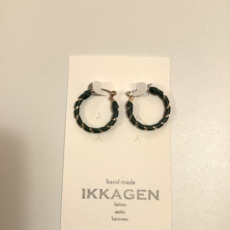 ピアス　M