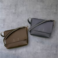 レザーフラップショルダーバッグM