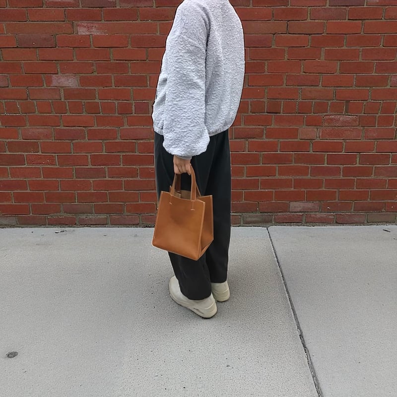 レザースクエアトートバッグ（ハンドメイド／ボックス型／マチ広め