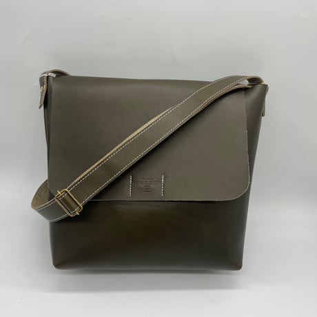 レザーフラップショルダーバッグL