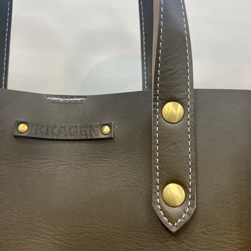 レザートートバッグM（ハンドメイド／A4収納可／肩掛け） | IKKAGEN 本