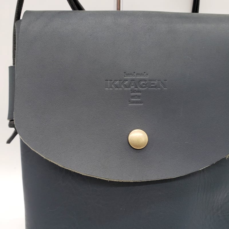 レザー縦長フラップポシェット（ハンドメイド／コンパクト／長財布