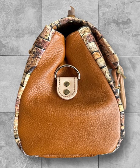 Carter messenger bag(ブラウン)レンガ調