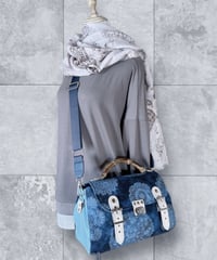 Carter messenger bag(ブルー)レース調