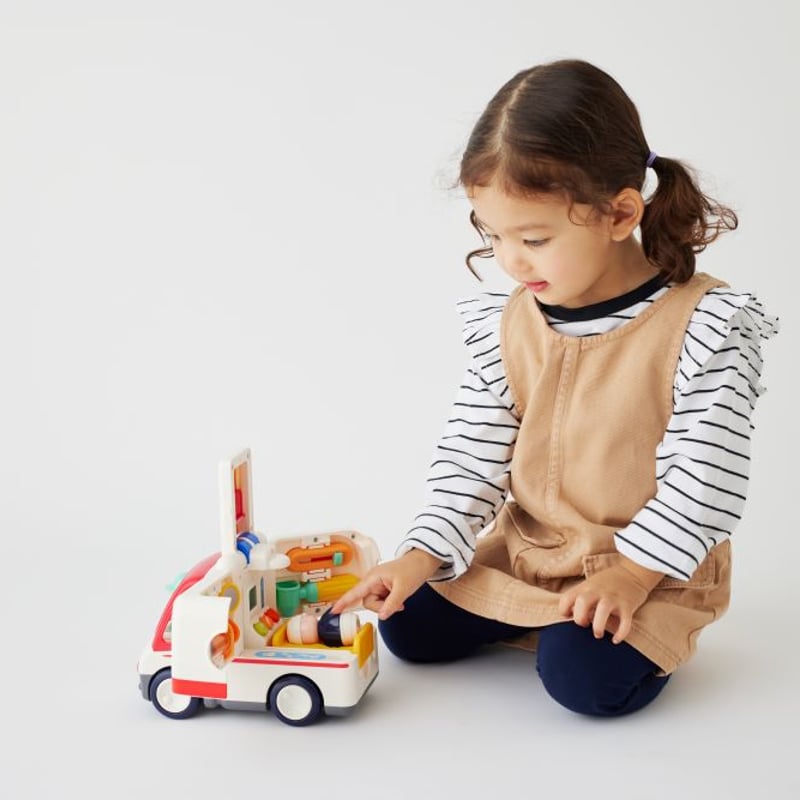 HolaToys】音がいっぱい！自分で走るきゅうきゅうしゃ | GLOBE MART