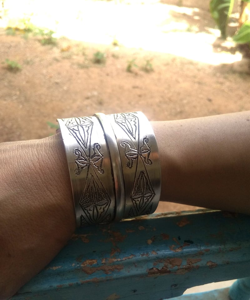 バングル（シルバー）ベルベルデザイン | Taste of Tunisia