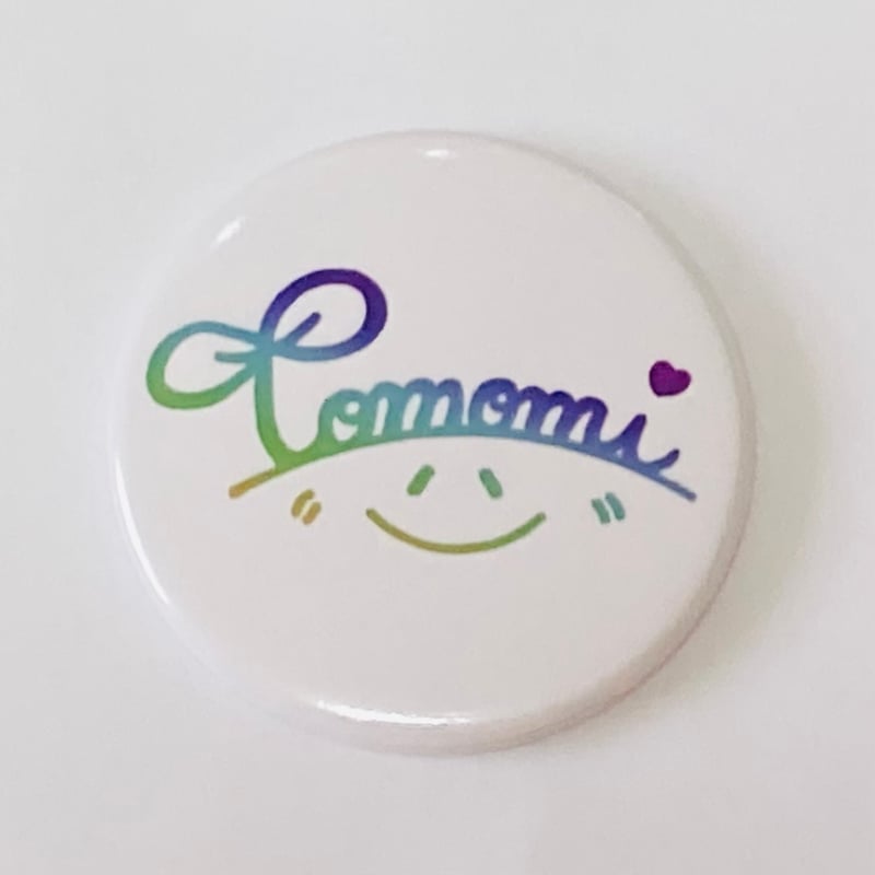 グッズ》ロゴ缶バッチ（白） | 元山朋美 STORE