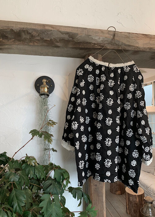 レースフラワー刺繍プルオーバー | Le petit chic