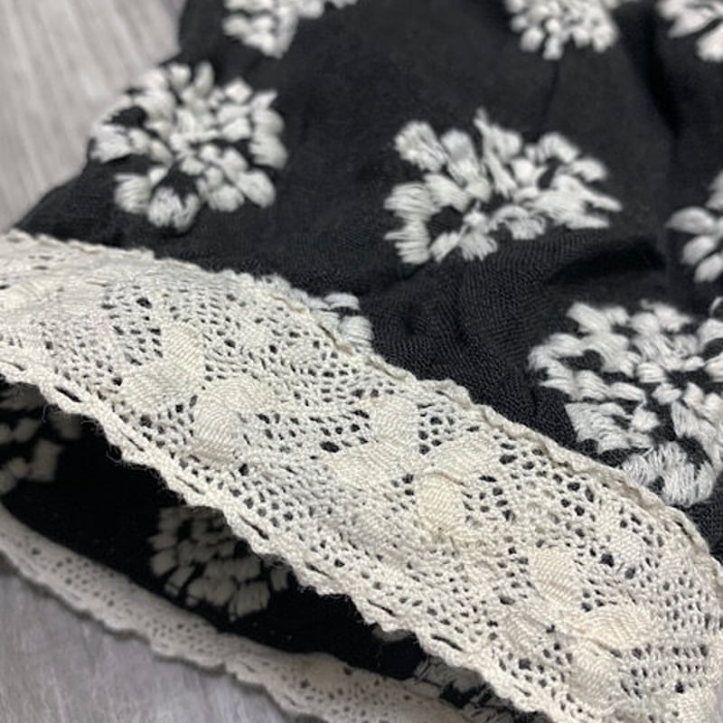 レースフラワー刺繍プルオーバー | Le petit chic レースフラワー刺繍プルオーバー | Le petit chic