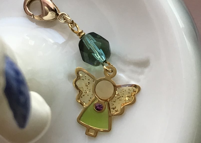 天使ちゃん ステンドグラス風 チャーム | HeartChord Jewel